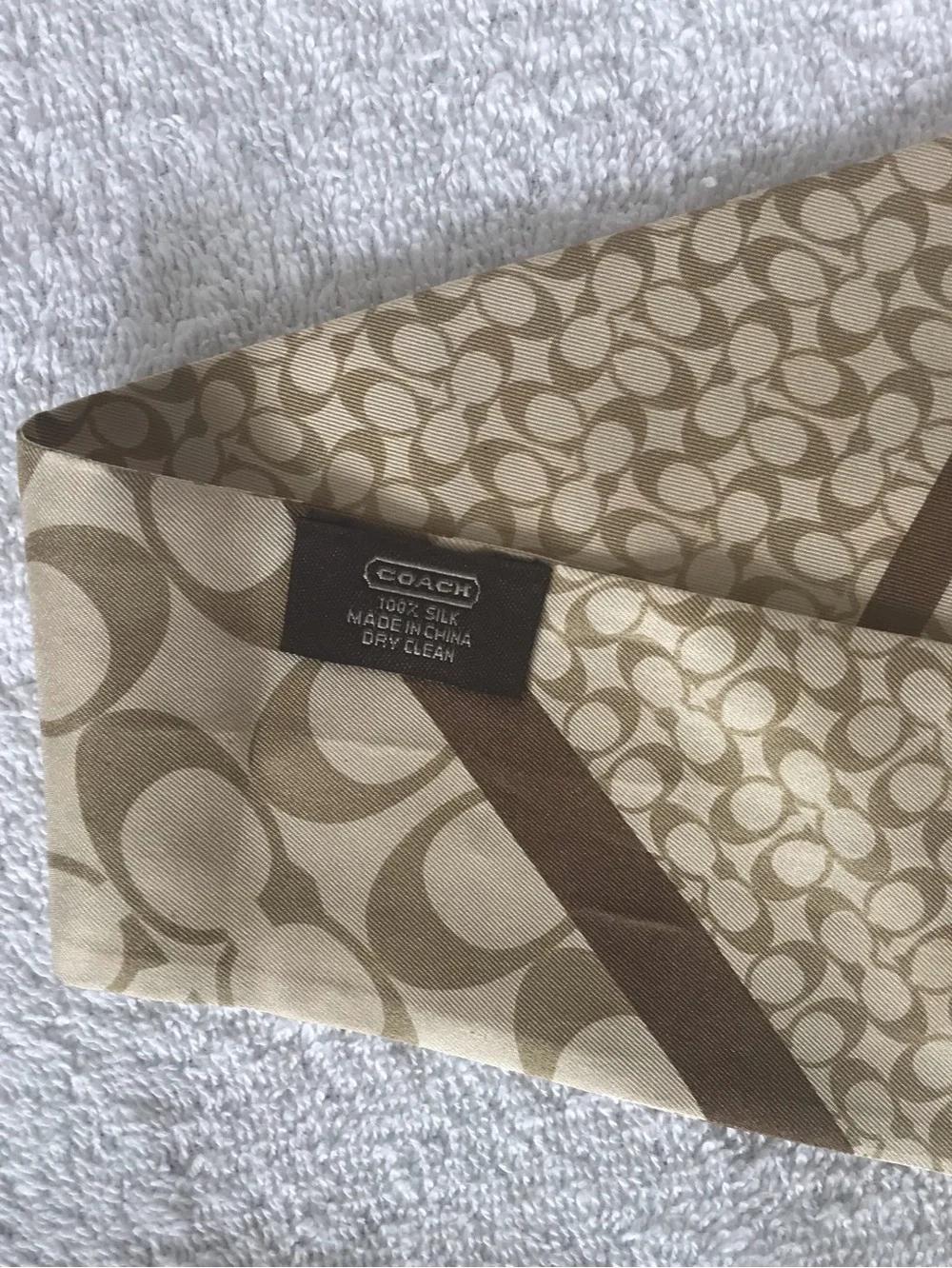 COACH Signature C 100 % Silk Skinny Brown Tan Scarf Twilly
